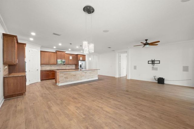 10095 SW Indian Lilac Trail, Port St. Lucie, FL 34987