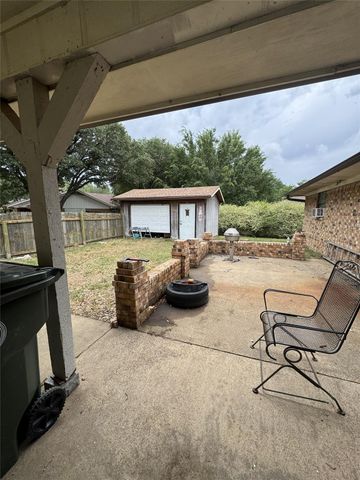 636 E Kempner ST, Mabank, TX 75147