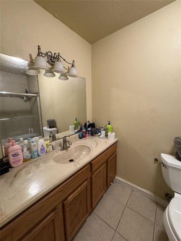 636 E Kempner ST, Mabank, TX 75147