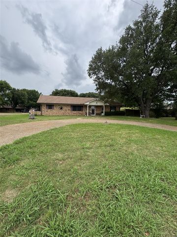 636 E Kempner ST, Mabank, TX 75147