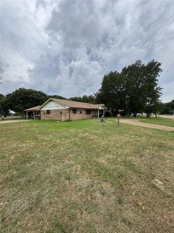636 E Kempner ST, Mabank, TX 75147