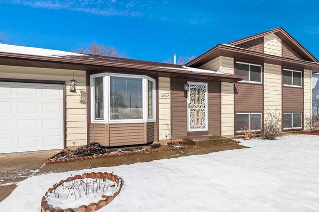 10572 Crooked Lake Boulevard NW, Coon Rapids, MN 55433