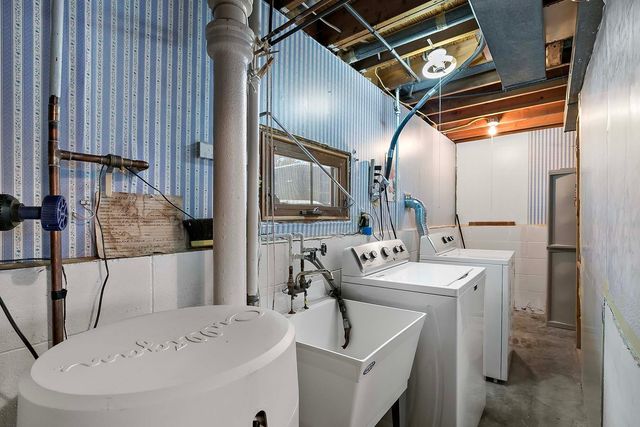 10572 Crooked Lake Boulevard NW, Coon Rapids, MN 55433