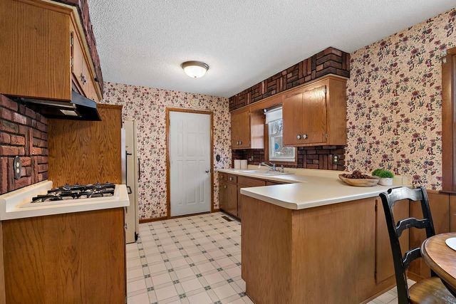 10572 Crooked Lake Boulevard NW, Coon Rapids, MN 55433