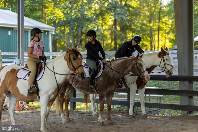 143 EDGEMONT CIR, Locust Grove, VA 22508