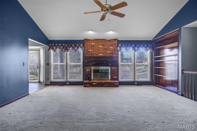 6449 Bluff Farm Drive, St Louis, MO 63129