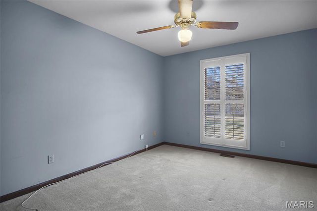 6449 Bluff Farm Drive, St Louis, MO 63129