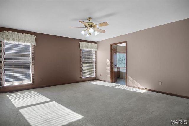 6449 Bluff Farm Drive, St Louis, MO 63129