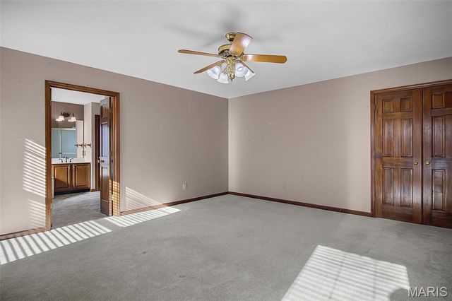 6449 Bluff Farm Drive, St Louis, MO 63129