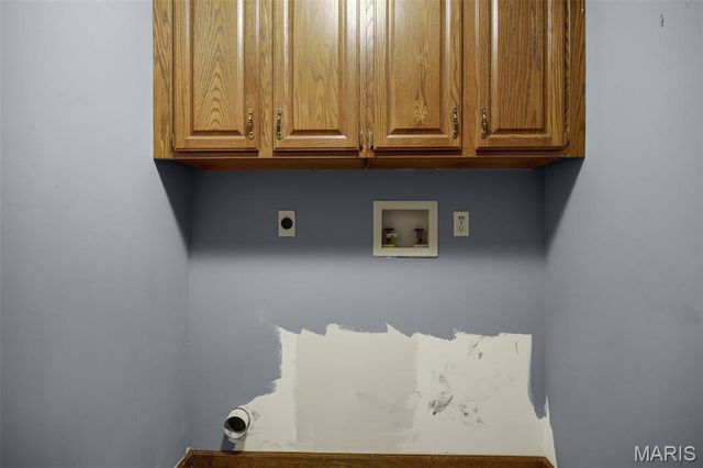 6449 Bluff Farm Drive, St Louis, MO 63129