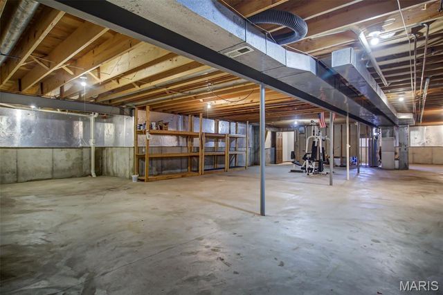 6449 Bluff Farm Drive, St Louis, MO 63129