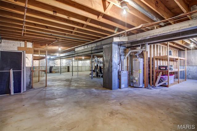 6449 Bluff Farm Drive, St Louis, MO 63129