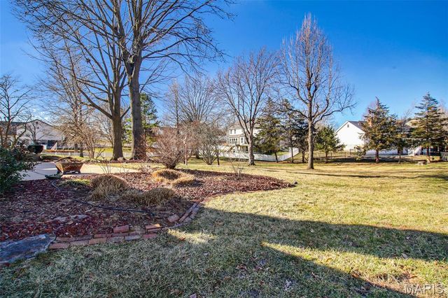 6449 Bluff Farm Drive, St Louis, MO 63129