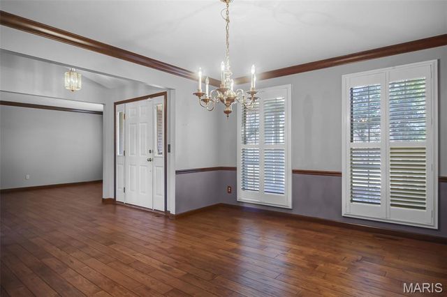 6449 Bluff Farm Drive, St Louis, MO 63129