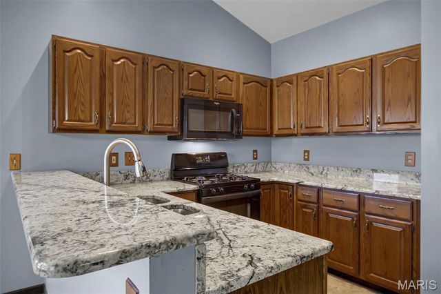 6449 Bluff Farm Drive, St Louis, MO 63129