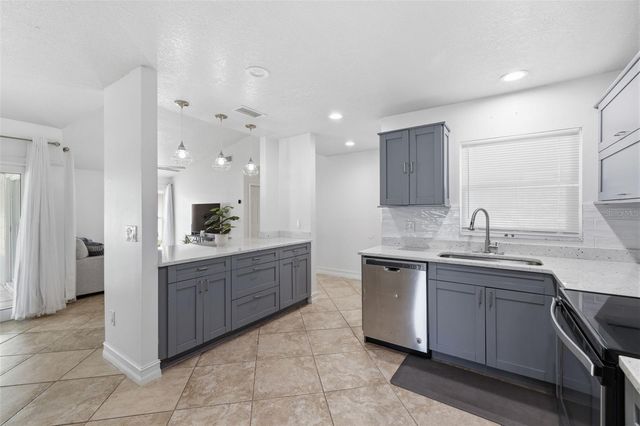 10315 CHADBOURNE DRIVE, Tampa, FL 33624