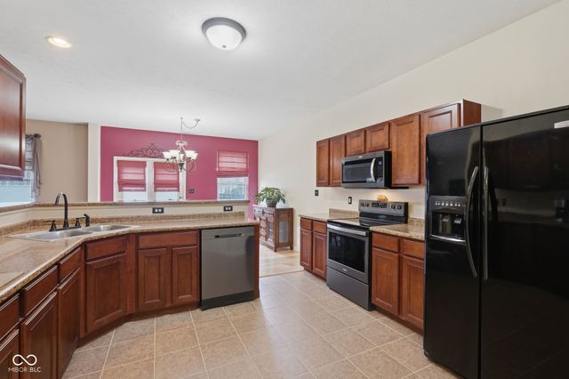 2462 Middle View Drive, Columbus, IN 47201