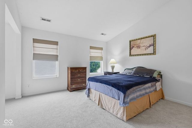 2462 Middle View Drive, Columbus, IN 47201