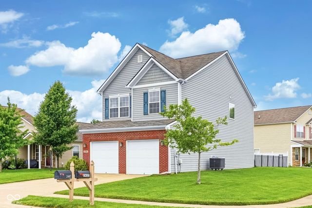2462 Middle View Drive, Columbus, IN 47201