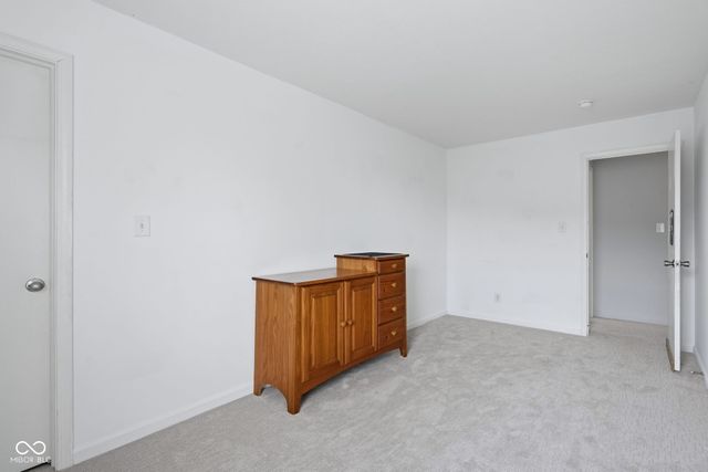 2462 Middle View Drive, Columbus, IN 47201