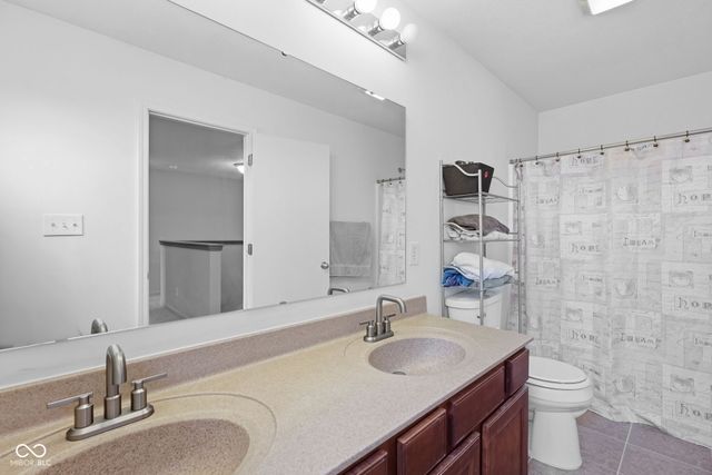 2462 Middle View Drive, Columbus, IN 47201