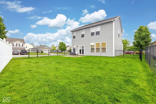 2462 Middle View Drive, Columbus, IN 47201