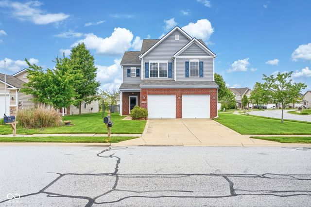 2462 Middle View Drive, Columbus, IN 47201