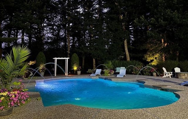 45 Summer St, Duxbury, MA 02332
