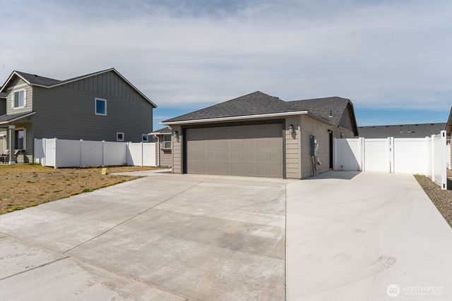 4256 W Wood Court, Moses Lake, WA 98837