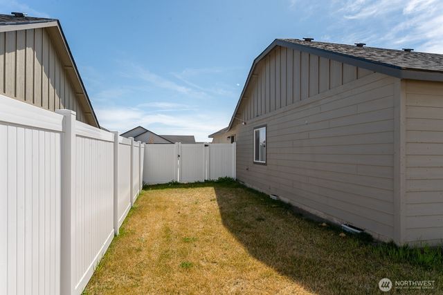4256 W Wood Court, Moses Lake, WA 98837