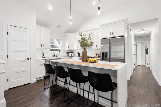 14 E 5th Street, Huntington, NY 11746