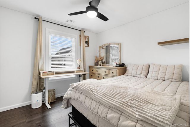 14 E 5th Street, Huntington, NY 11746