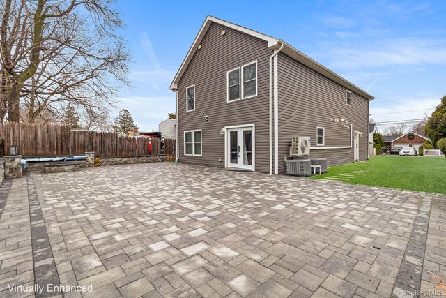 14 E 5th Street, Huntington, NY 11746