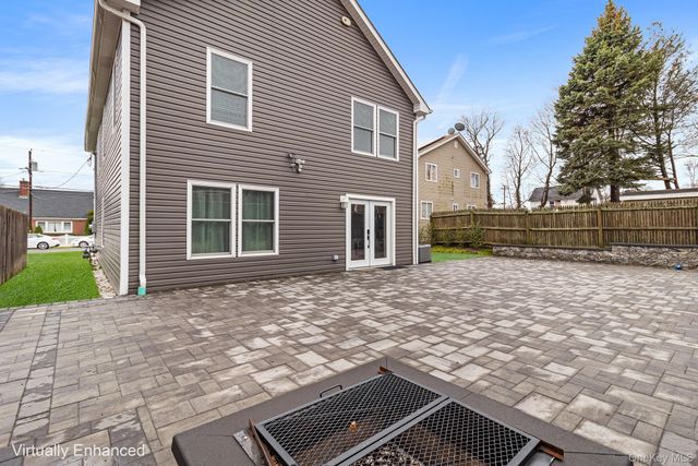 14 E 5th Street, Huntington, NY 11746