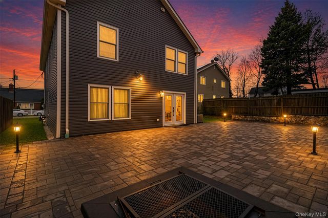 14 E 5th Street, Huntington, NY 11746
