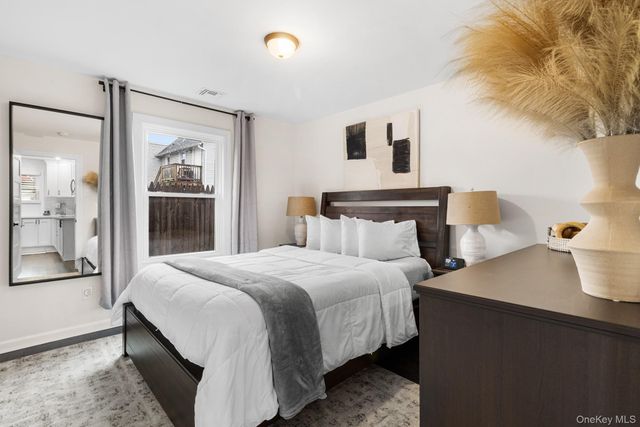 14 E 5th Street, Huntington, NY 11746