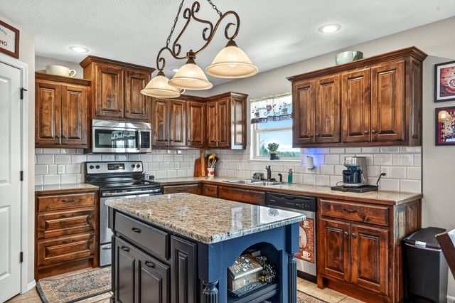 5637 S Lexington Avenue, Springfield, MO 65810