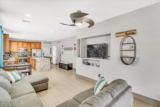 128 W Vuelta Friso, Sahuarita, AZ 85629