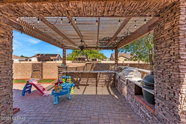 128 W Vuelta Friso, Sahuarita, AZ 85629