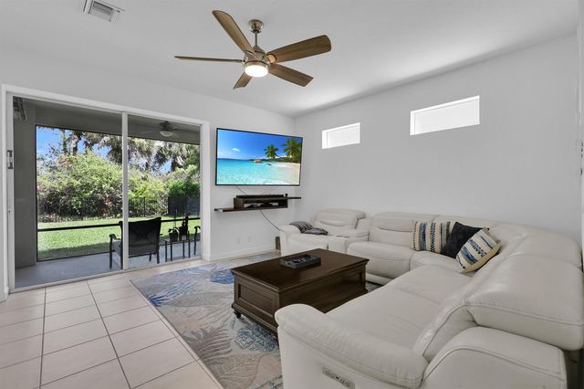 5801 SE Crooked Oak Avenue, Hobe Sound, FL 33455