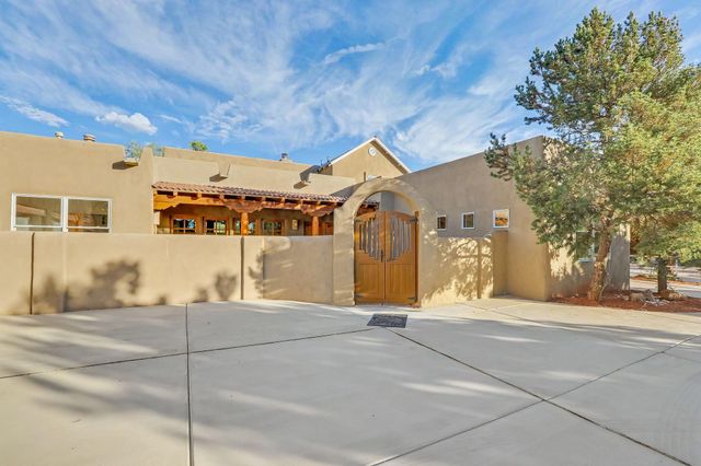 1708 Rusty Road NW, Albuquerque, NM 87114