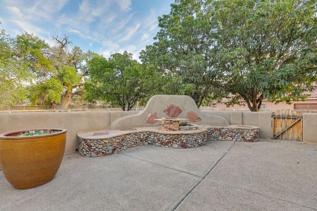 1708 Rusty Road NW, Albuquerque, NM 87114