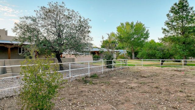 1708 Rusty Road NW, Albuquerque, NM 87114