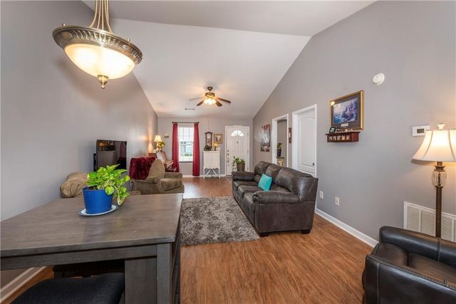 64 Brittany Court 15, Jasper, GA 30143