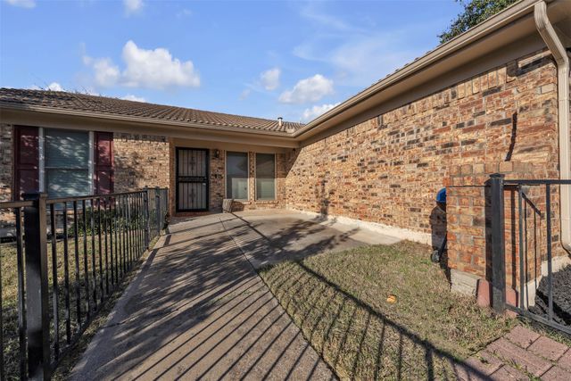 2912 Southpark Lane, Fort Worth, TX 76133