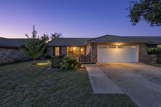 2912 Southpark Lane, Fort Worth, TX 76133