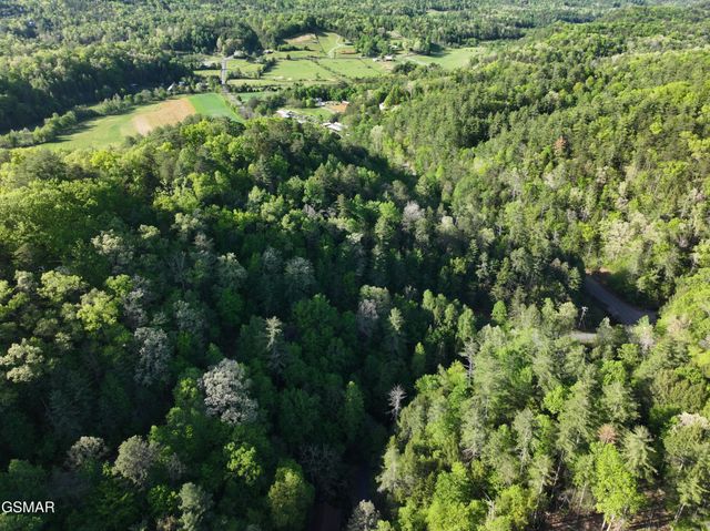 15 Sunset Road, Sevierville, TN 37862