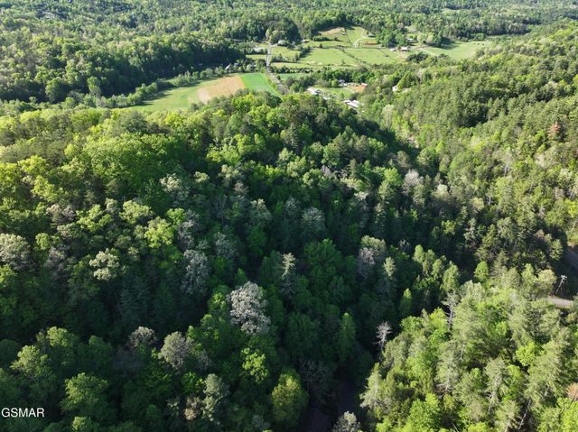 15 Sunset Road, Sevierville, TN 37862