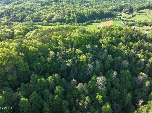 15 Sunset Road, Sevierville, TN 37862