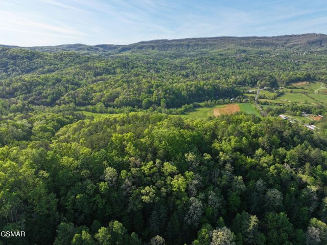 15 Sunset Road, Sevierville, TN 37862